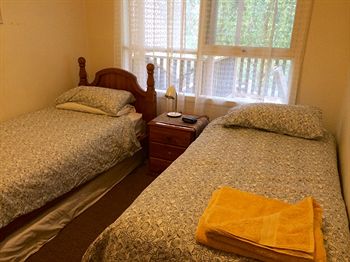 Australian Home Away @ Doncaster Grange Park - Phillip Island Accommodation 6