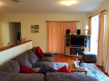 Australian Home Away @ Doncaster Grange Park - Phillip Island Accommodation 14