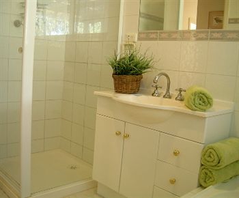 Australian Home Away @ Doncaster Grange Park - Phillip Island Accommodation 20