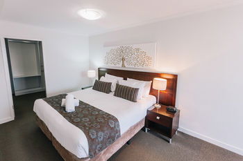 Newcastle Central Plaza - Phillip Island Accommodation 14