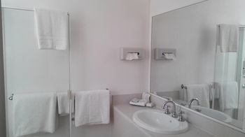 Branxton House Motel, Hunter Valley - Phillip Island Accommodation 10