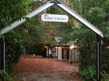 Tudor Cottages Mt Dandenong - Phillip Island Accommodation 4