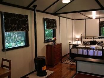 Tudor Cottages Mt Dandenong - Phillip Island Accommodation 10