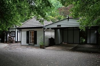 Tudor Cottages Mt Dandenong - Phillip Island Accommodation 22