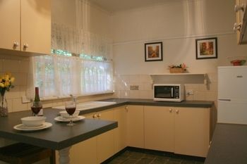 Tudor Cottages Mt Dandenong - Phillip Island Accommodation 24
