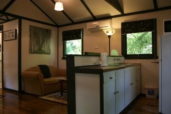 Tudor Cottages Mt Dandenong - Phillip Island Accommodation 29