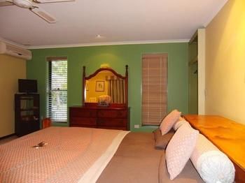 Noosa Edge Nudist Retreat - Phillip Island Accommodation 5