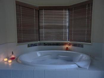 Noosa Edge Nudist Retreat - Phillip Island Accommodation 6