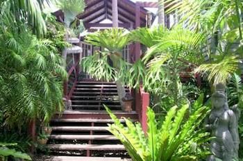 Maleny Tropical Retreat Balinese B&b - Phillip Island Accommodation 0