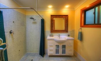 Maleny Tropical Retreat Balinese B&b - Phillip Island Accommodation 16