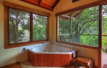 Maleny Tropical Retreat Balinese B&b - Phillip Island Accommodation 18