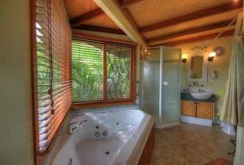 Maleny Tropical Retreat Balinese B&b - Phillip Island Accommodation 25