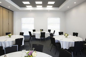 Mercure Newcastle Airport - Phillip Island Accommodation 18