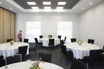 Mercure Newcastle Airport - Phillip Island Accommodation 20