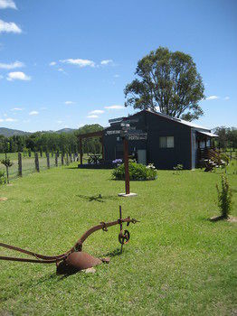 The Wattle Lodge - Phillip Island Accommodation 2