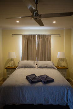 The Wattle Lodge - Phillip Island Accommodation 4