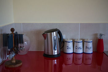 The Wattle Lodge - Phillip Island Accommodation 12