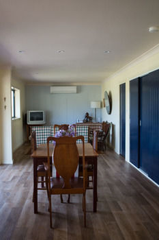 The Wattle Lodge - Phillip Island Accommodation 13