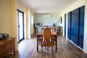 The Wattle Lodge - Phillip Island Accommodation 14