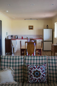 The Wattle Lodge - Phillip Island Accommodation 16