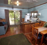 Crayfish Creek Van and Cabin Park and Spa Treehouse - Phillip Island Accommodation