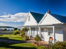 Abbey's Cottage - Phillip Island Accommodation 0