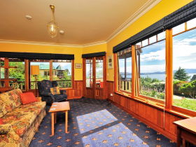 Beauty Point's Pomona Spa Cottages - Phillip Island Accommodation 1