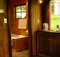 Braeside Mount Macedon Country Retreat and Bed  Breakfast - Phillip Island Accommodation