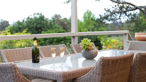 Lonsdale Park On The Yarra - Phillip Island Accommodation 6