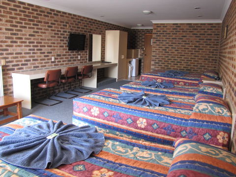 Big Trout Motor Inn - Phillip Island Accommodation 0