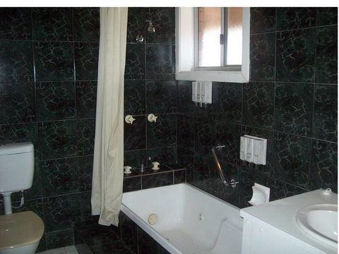 Cobar Motor Inn - Phillip Island Accommodation 2