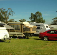 Crocodile Caravan   Camping Park - Phillip Island Accommodation