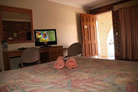 Forest Lodge Motor Inn & Restaurant - Phillip Island Accommodation 1