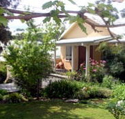 Kemeys Mountain Hideaway - Phillip Island Accommodation