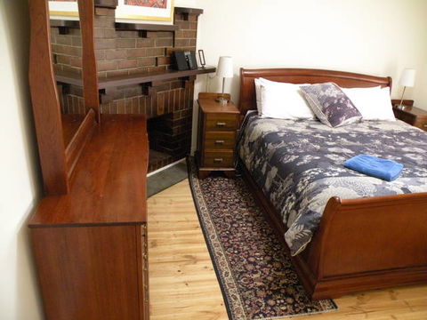MacDonnell House (Naracoorte Cottages) - Phillip Island Accommodation 4