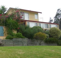 Whitby on Wallis Lakefront Holiday Cottage - Phillip Island Accommodation