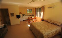 Ned's Bed Horse And Dog-Otel - Clybucca - Phillip Island Accommodation 0