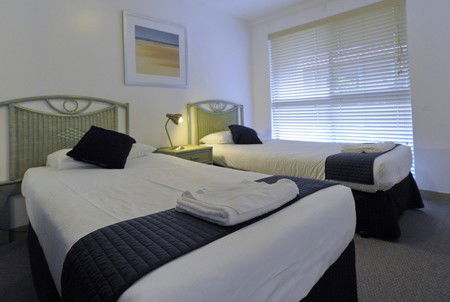 Nelson Bay Breeze Resort - Phillip Island Accommodation 1
