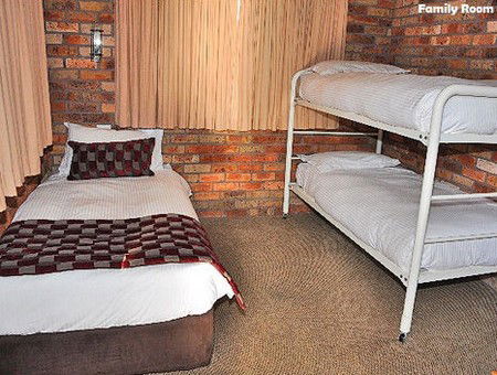 Log Cabin - Phillip Island Accommodation 3