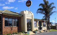 Woomargama Village Hotel Motel - Phillip Island Accommodation 2