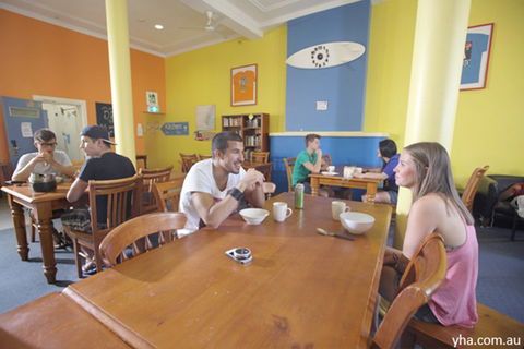 Bondi Beachouse YHA Sydney - Phillip Island Accommodation 4