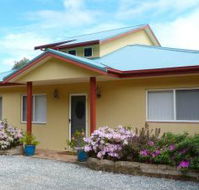 Whitby on Wallis Lakefront Cottage - Phillip Island Accommodation