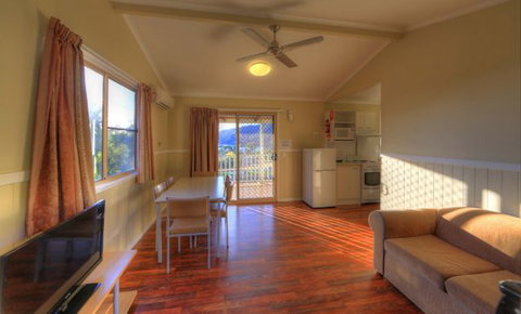 Inland Waters Holiday Parks Lake Glenbawn - Phillip Island Accommodation 9