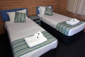 The Oaks Hotel Motel  - Phillip Island Accommodation 0