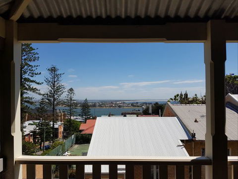Newcastle Terraces And Apartments - Harbourside Apartment - Phillip Island Accommodation 0