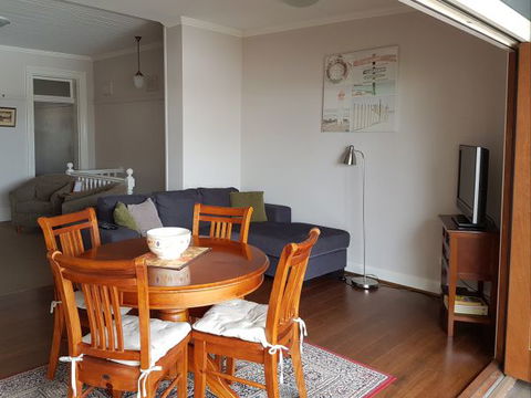 Newcastle Terraces And Apartments - Harbourside Apartment - Phillip Island Accommodation 3