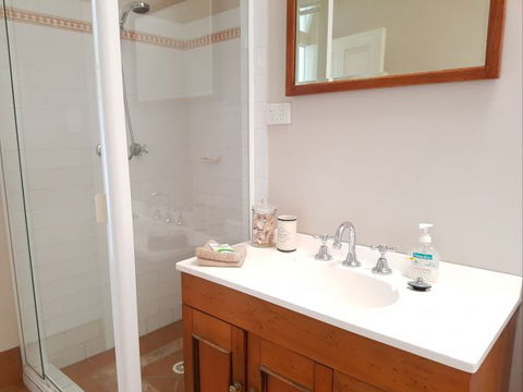 Newcastle Terraces And Apartments - Harbourside Apartment - Phillip Island Accommodation 5