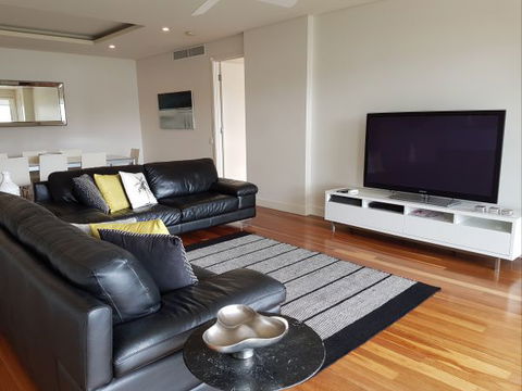 Newcastle Terraces And Apartments - Harbourside Apartment - Phillip Island Accommodation 19