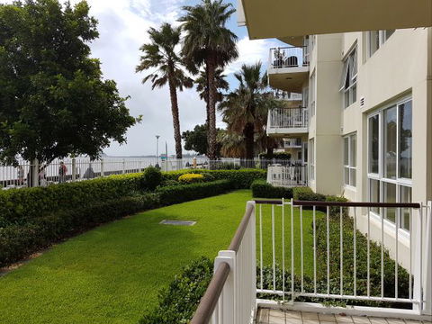Newcastle Terraces And Apartments - Harbourside Apartment - Phillip Island Accommodation 22