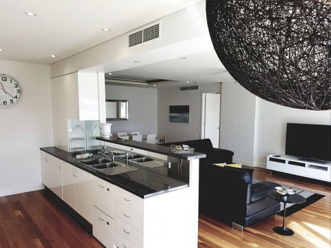Newcastle Terraces And Apartments - Harbourside Apartment - Phillip Island Accommodation 25